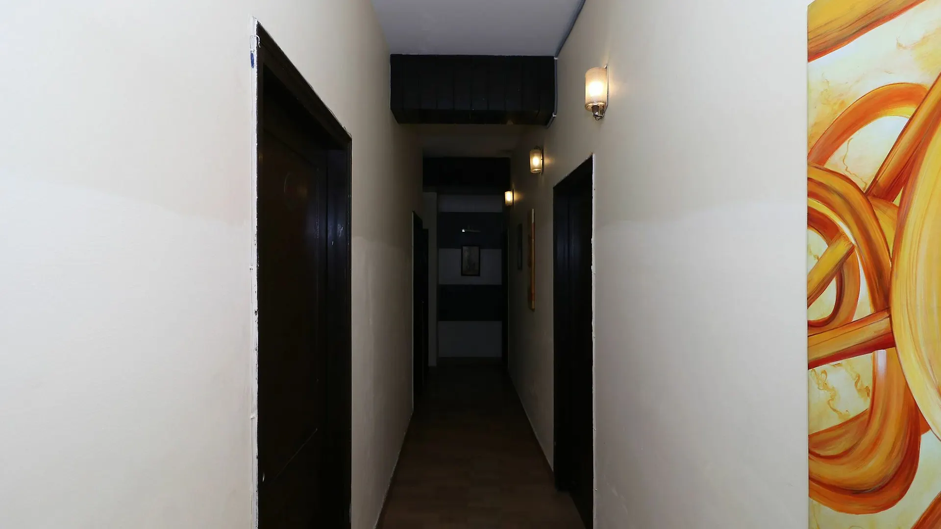 古尔冈 Oyo 12477 Dlf Phase 2酒店 3*,  印度